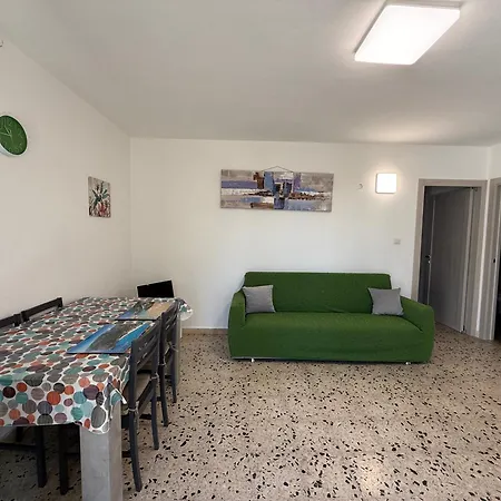 Ary's House Bilocale شقة كالا غونوني